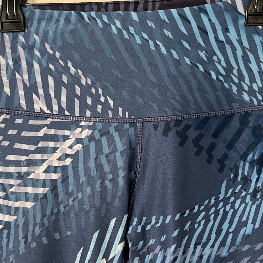 Like New!  Peloton WITH collab- Zepheria High Rise Waist Capr and Brai in Size M - Picture 5 of 16
